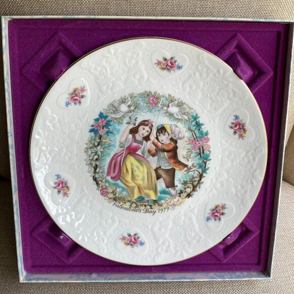 Royal Doulton Collectible Valentine’s Day 1979 Plate NIB - Picture 2 of 8